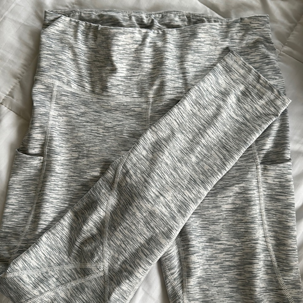 White and gray striped leggings: medium